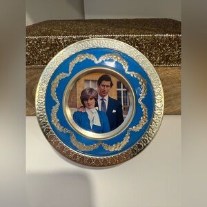 Lady Diana and Charles tin.